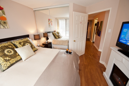 Canada Suites 2 Bedroom 2 Bath Suites are among the largest luxury furnished condos in Toronto.